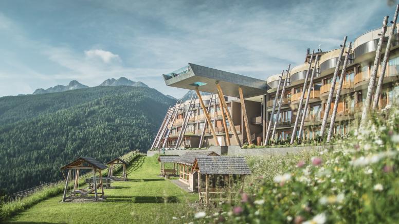 Zdjęcie Panoramahotel Huberhof