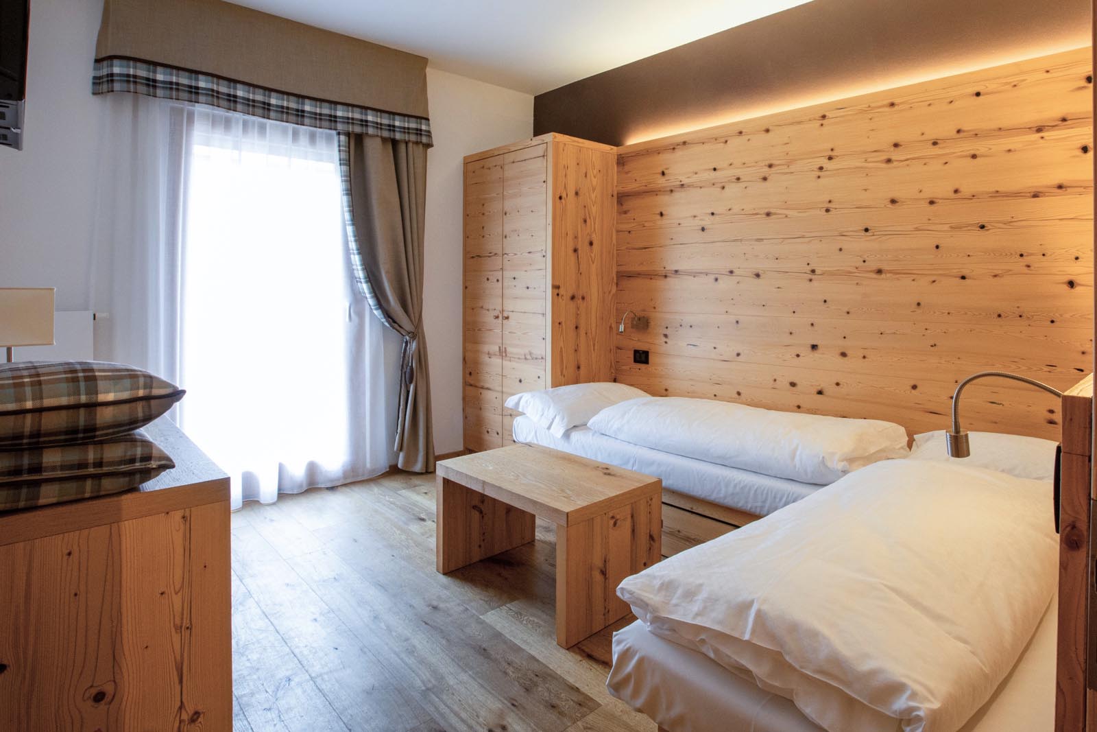 <p><strong>Mountain Family Suite</strong></p> 2