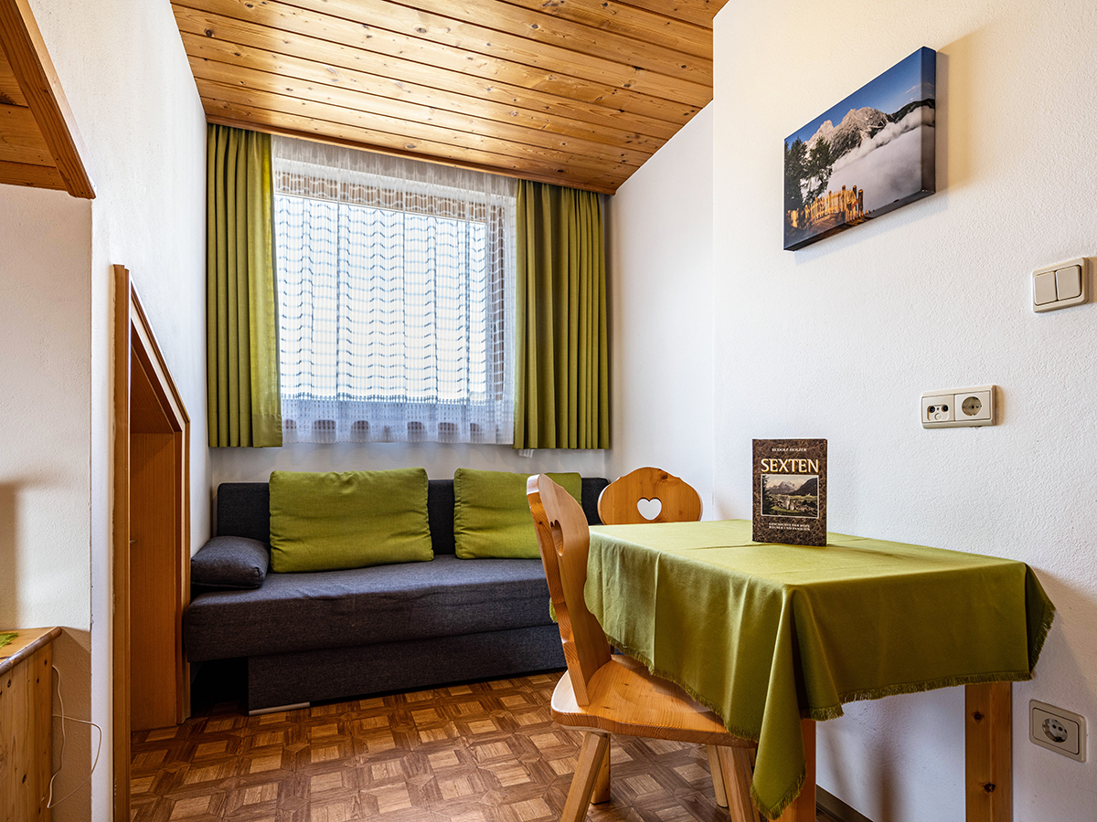 <p><strong>Apartament Rosa Alpina</strong></p> 8