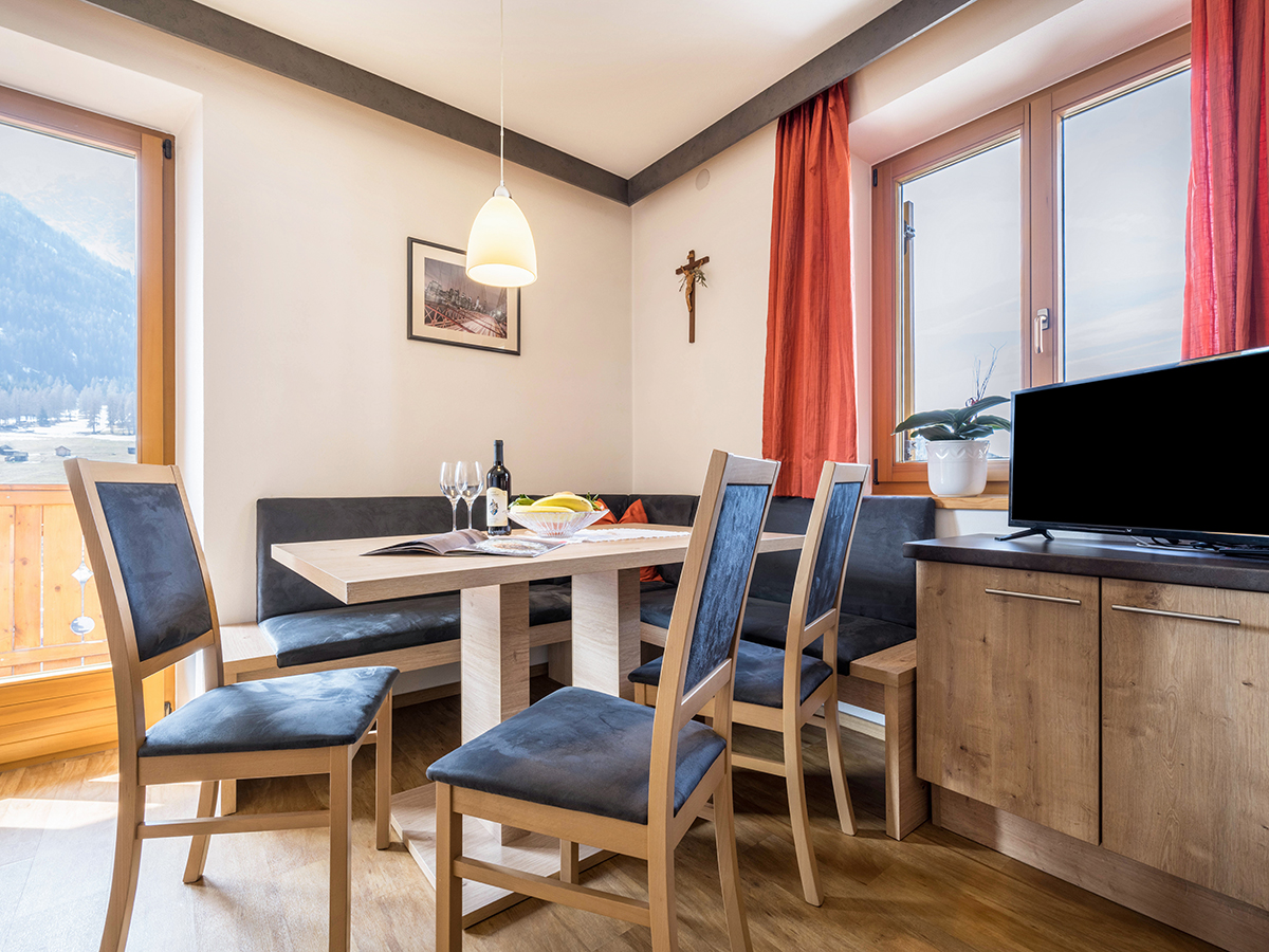 <p><strong>Apartament Stella Alpina</strong></p> 4