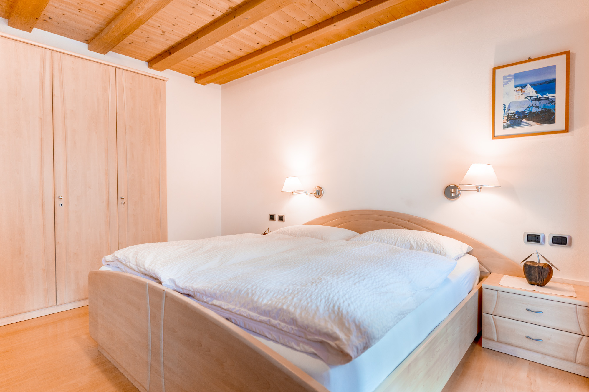 <p><strong>Apartament Corn</strong></p> 2