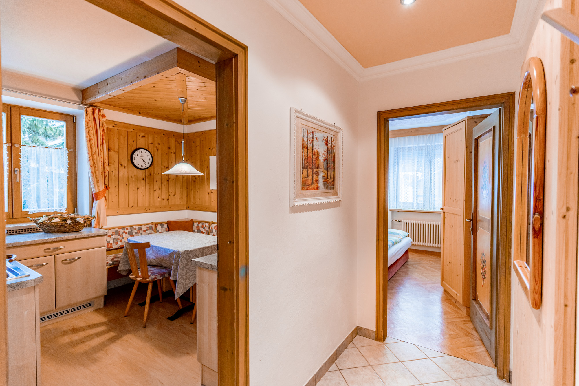 <p><strong>Apartament Corones</strong></p> 4