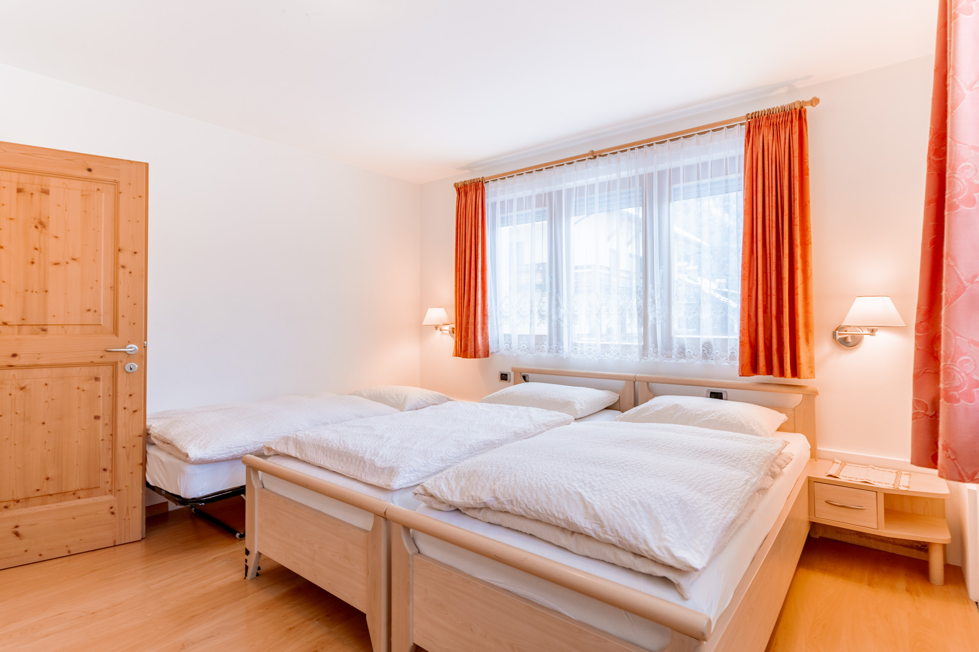 <p><strong>Apartament Fanes</strong></p> 3