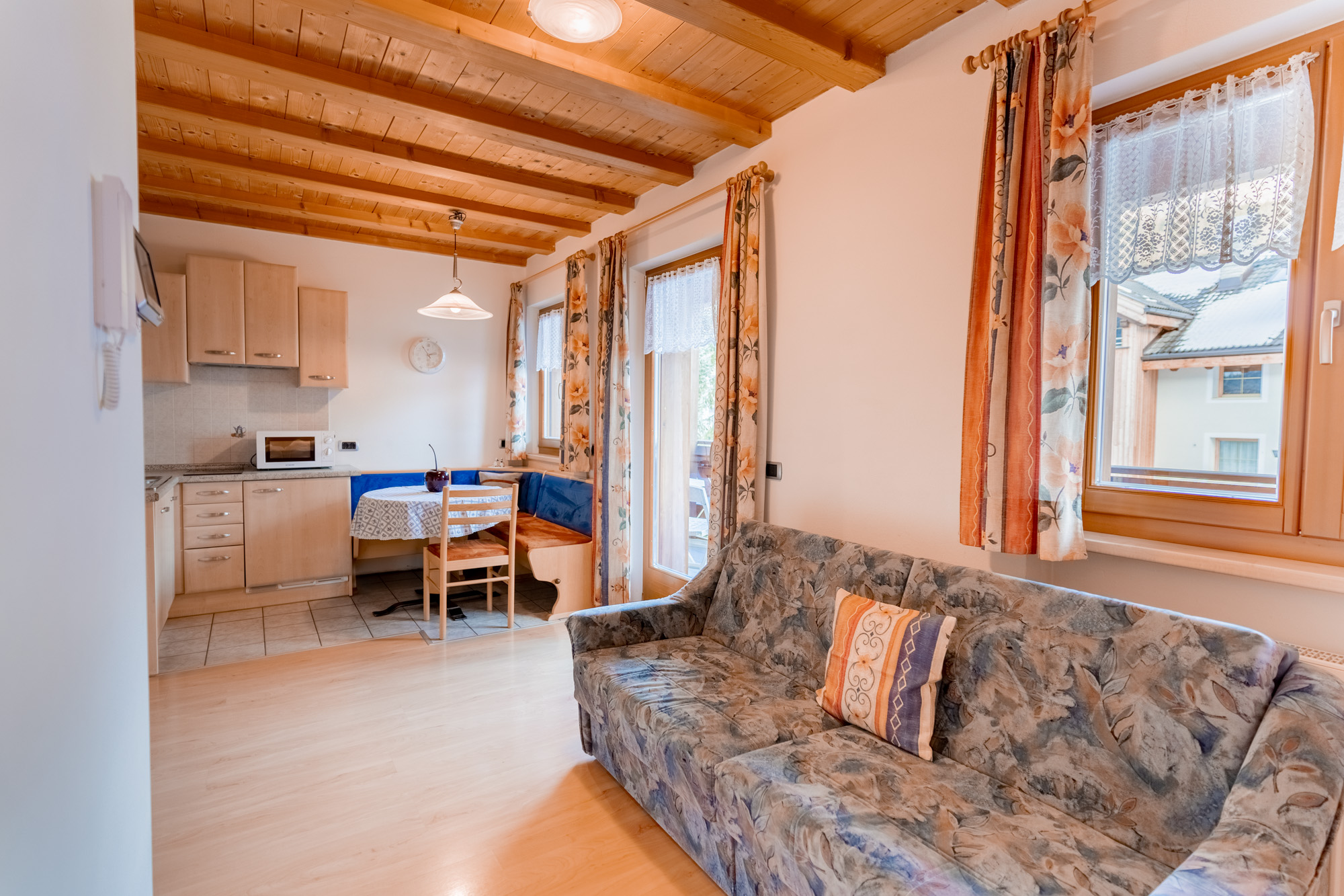 <p><strong>Apartament Fodara</strong></p> 4