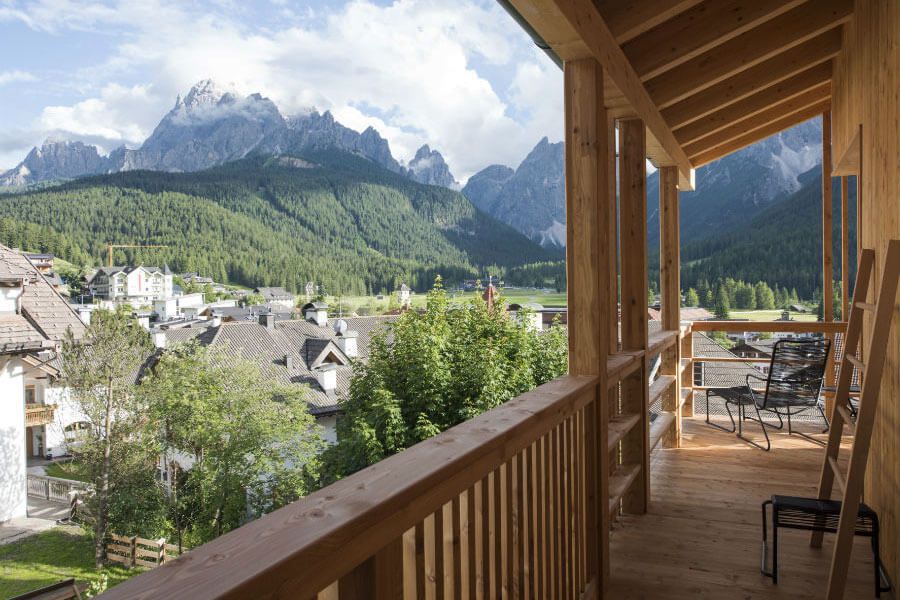 <p><strong>Zirben Chalet the Sun</strong></p> 3