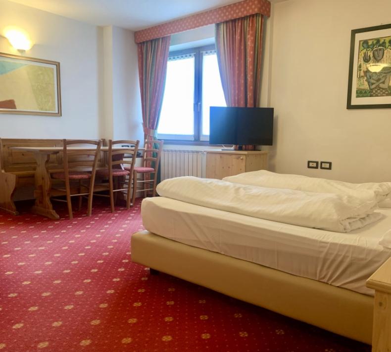 <p><strong>Studio Room</strong></p> 2