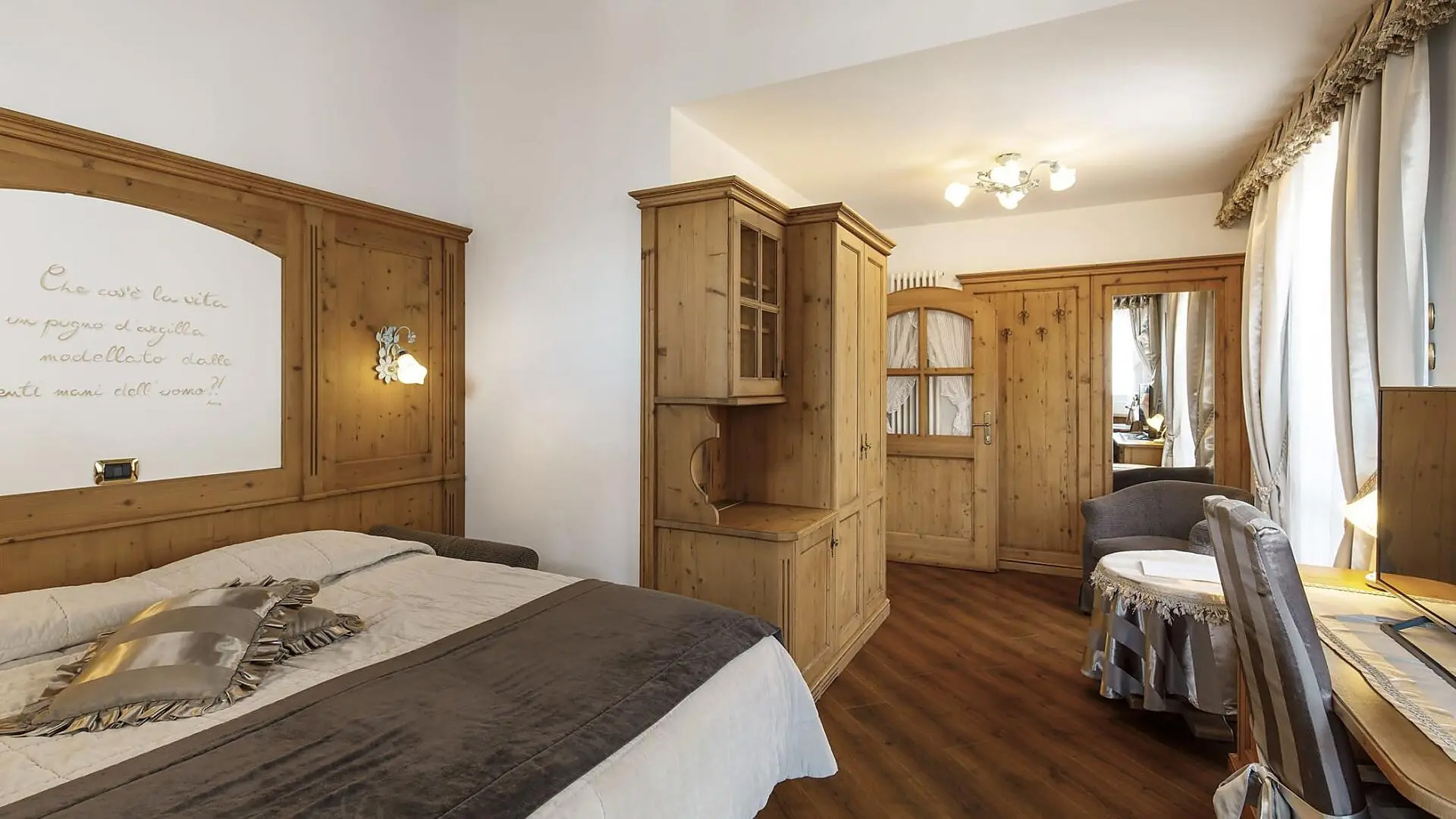 <p><strong>Pokój (Elegance rooms, Junior Suite,Family Room)</strong><br></p> 6