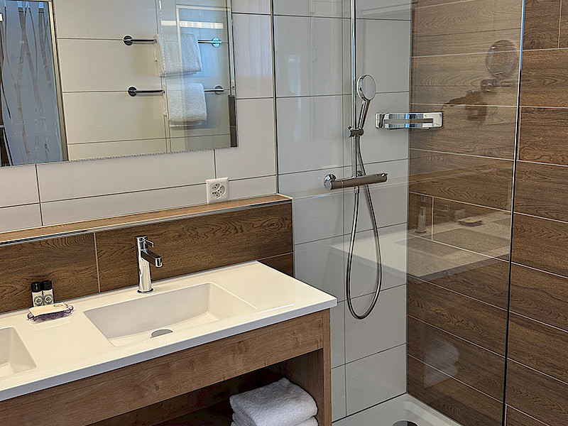 <p><strong>2 Room Suite</strong></p> 4
