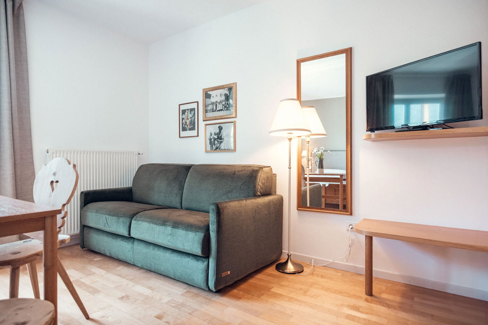 <p><strong>Double Room Type A</strong></p> 4