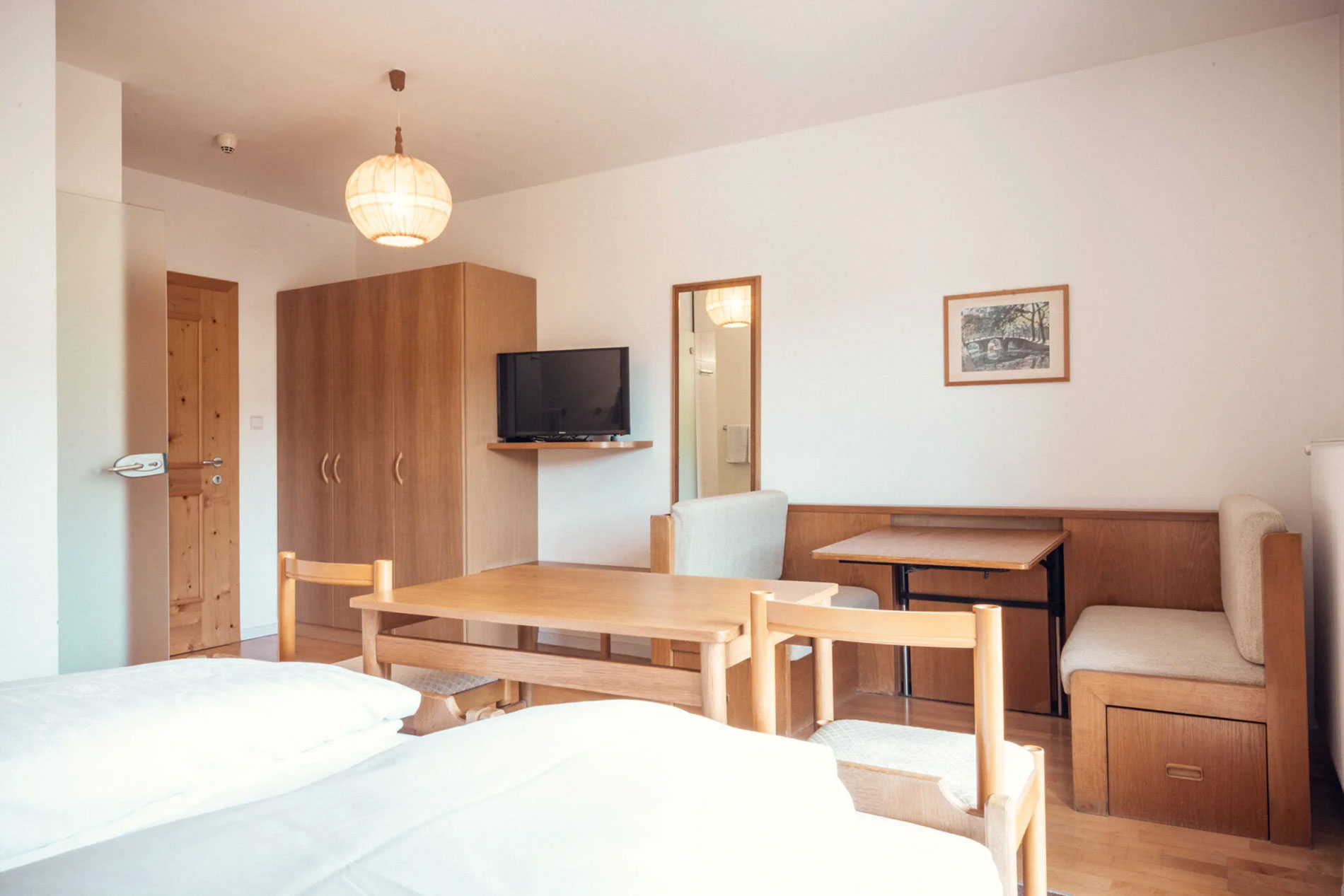 <p><strong>Double Room Type A</strong></p> 6