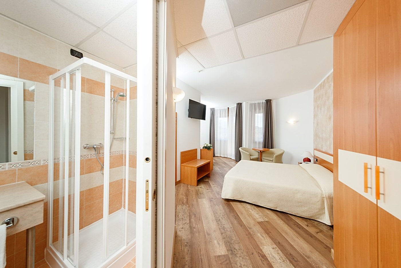 <p><strong>Standard Double</strong></p> 3