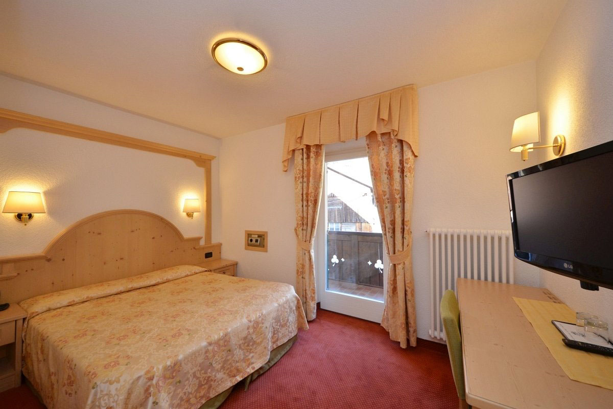<p><strong>Classic Room</strong></p> 8