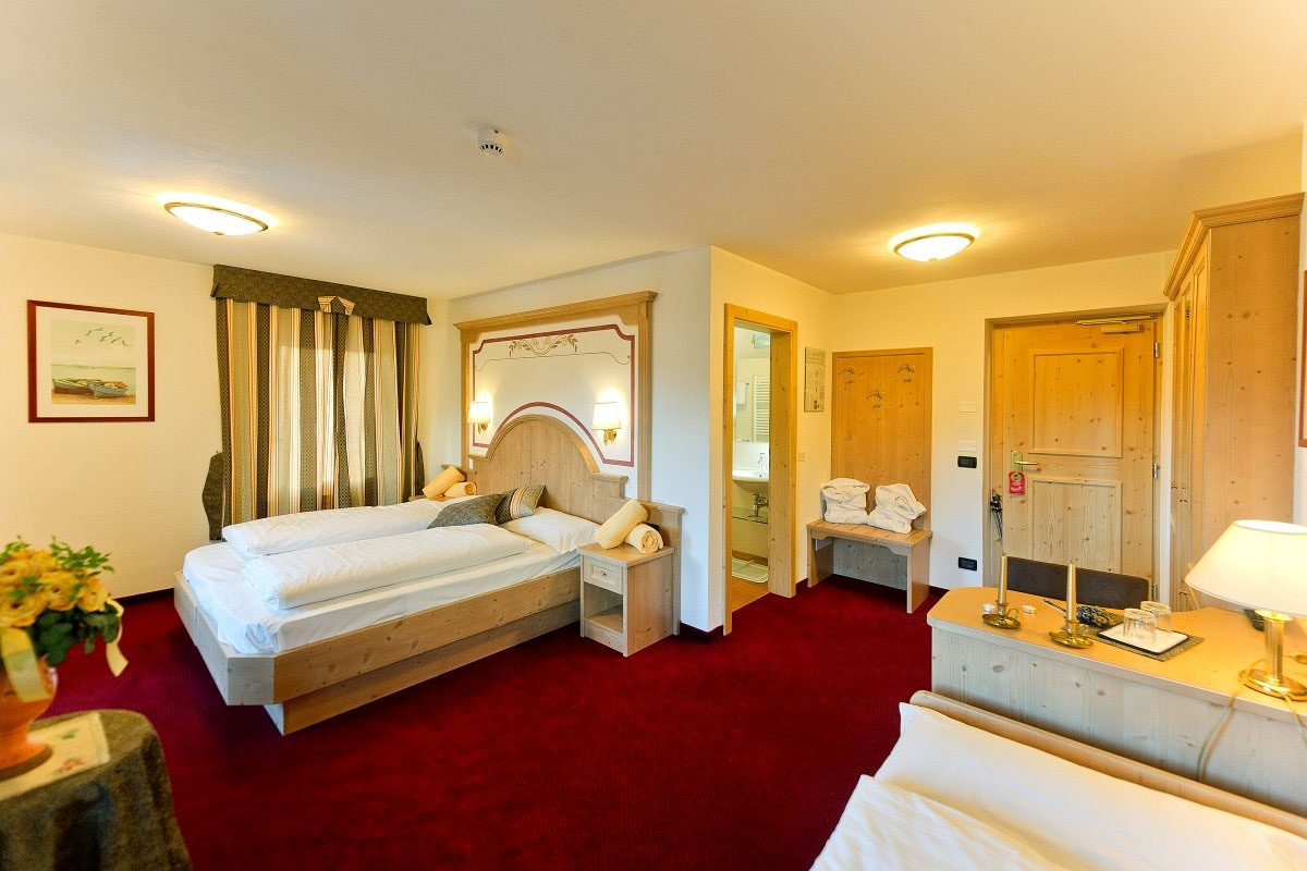 <p><strong>Superior Room</strong></p> 4